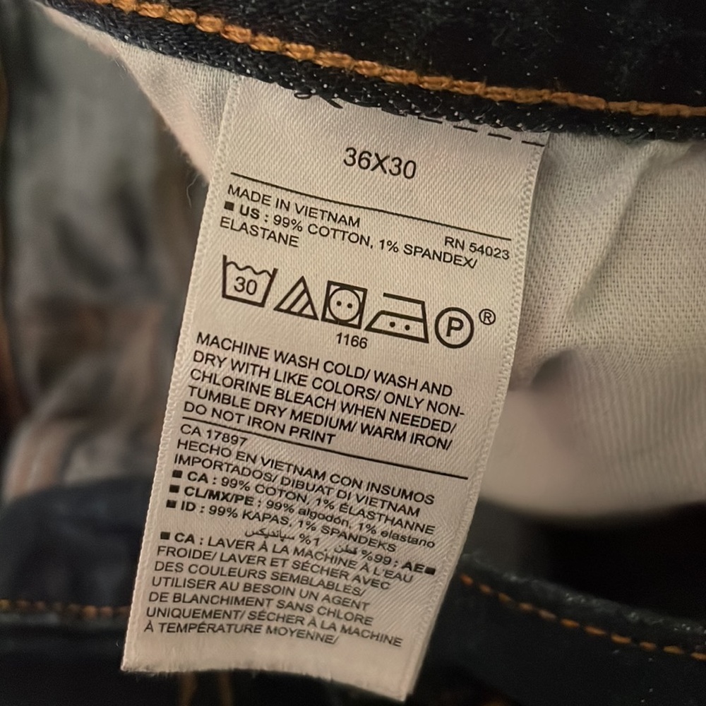 Old Navy Athletic Fit Jeans - Picture 9 of 9